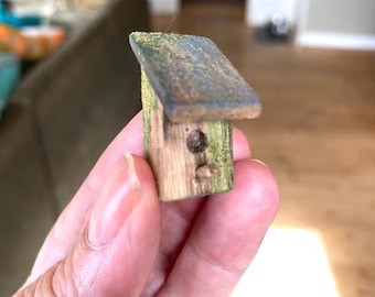 Miniatur-Vogelhaus Silber-blau Für Puppenhaus 1:12 – Gartenzubehör Von Melody Jane
