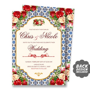 Puede incluir: Una invitación de boda con un diseño floral con rosas rojas y blancas, lirios y un fondo de azulejos azules y blancos. La invitación dice "Chris & Nicole" e incluye la fecha, la hora y el lugar de la boda.
