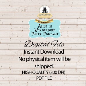 Puede incluir: Un archivo digital para un mantel individual de fiesta de Alicia en el Pa&iacute;s de las Maravillas. La imagen es un dise&ntilde;o azul y blanco con el texto "Alicia en el Pa&iacute;s de las Maravillas Mantel individual de fiesta" y "Archivo digital Descarga instant&aacute;nea No se enviar&aacute; ning&uacute;n art&iacute;culo f&iacute;sico. ALTA CALIDAD (300 DPI) ARCHIVO PDF".