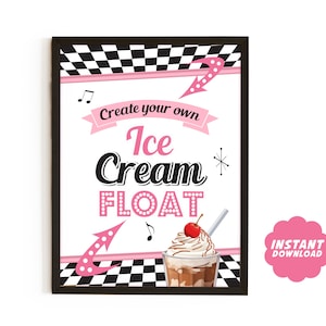 Puede incluir: Un cartel imprimible con un fondo a cuadros blanco y negro y detalles en rosa. El cartel dice "Crea tu propio Ice Cream FLOAT" con una fuente de estilo retro. Hay un dibujo de un batido con crema batida y una cereza en la parte superior. El cartel también dice "Descarga instantánea" en un círculo rosa.