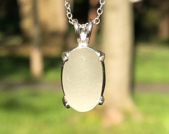 Collana in vetro di mare / Ciondolo in vetro di mare / Gioielli in vetro di mare / Collana con griffe in argento sterling / Collana in vetro da spiaggia / Gioielli in vetro da spiaggia