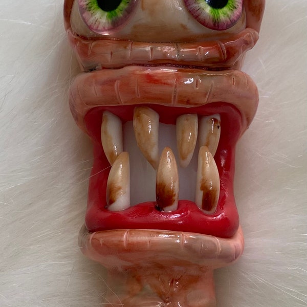 Monster Teeth Glass Hand Pipe, Glow in the Dark Pipe