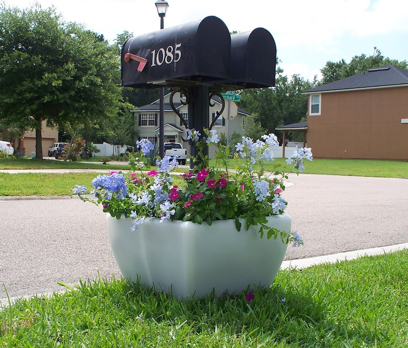 SnapPot PlanterFlower pot for mailbox post or deck post Etsy