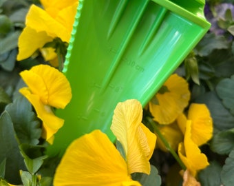 Bright Green SnapPot® Multi-Tool für Container Gartenarbeit und Hochbeet Pflanzgefäße oder Blumentöpfe, Unkrautsichelkultivator