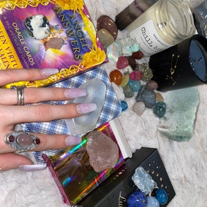 Personalisierte Tarot-Lesung für Liebe, Karriere, Geld, Allgemein und mehr