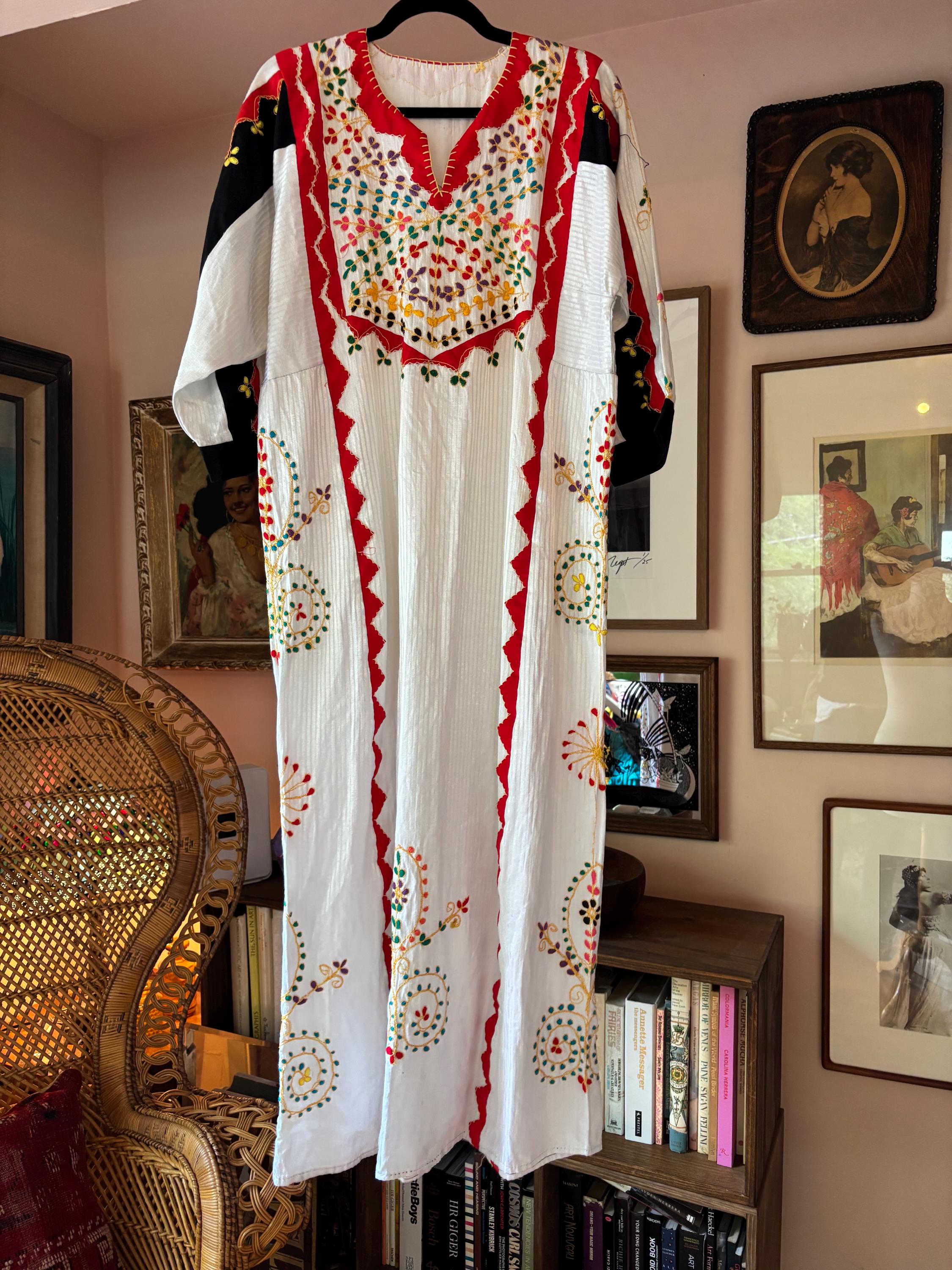 Vintage 70s Embroidered Kaftan - Etsy