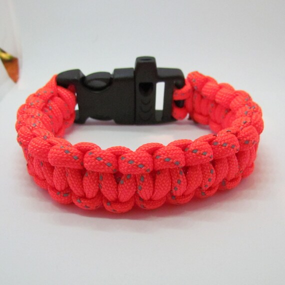 paracord safety bracelet
