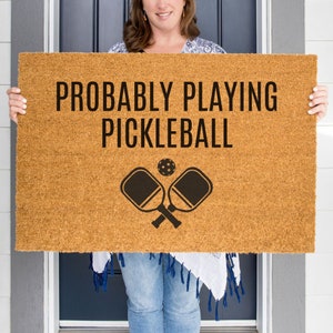 Pickleball Fußmatte, Pickle Ball Geschenk, Pickleball Dekor, Pickleball Liebhaber, Lustige Fußmatte, Housewarming Geschenk, Benutzerdefinierte Fußmatte, Geschenk zum Ruhestand Bild 2