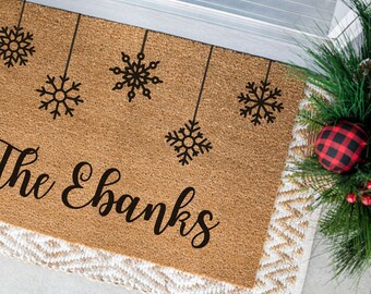 Hanging Snowflake Family Name Doormat, Snowflake Door Mat, Family Name Doormat, Christmas Door Mat, Holiday Gift, Custom Doormat, Winter Mat