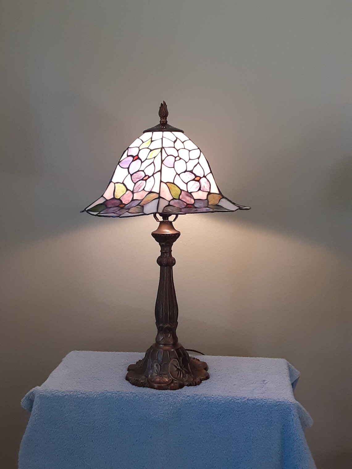 Stained Glass Lamp Dale Tiffany Floral Motif Accent Etsy