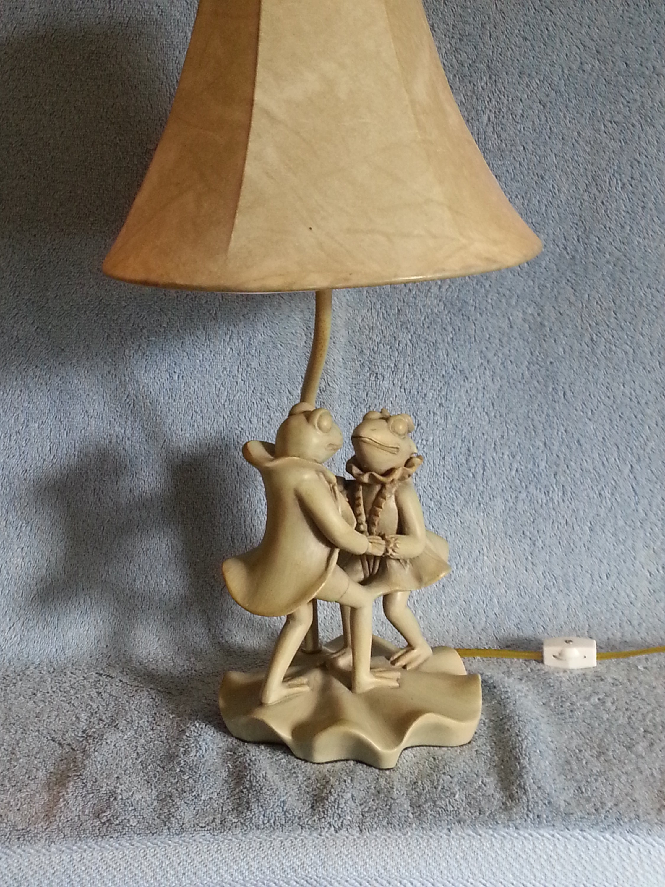 Dancing frog lamp deals