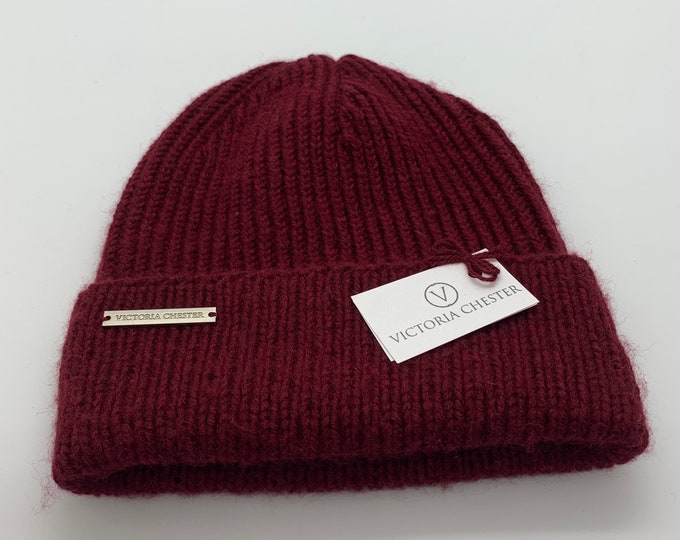 Ladies burgundy Cashmere beanie hat, pure cashmere ribbed hat, cashmere beanie, cashmere hat, burgundy hat, burgundy cashmere  ( one size)