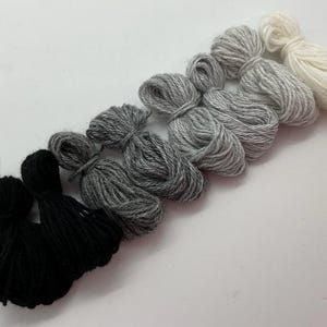 Pure cashmere darning yarn, 100% cashmere repair yarn, cashmere remnants, assorted cashmere darning yarn, darning thread, darning wool