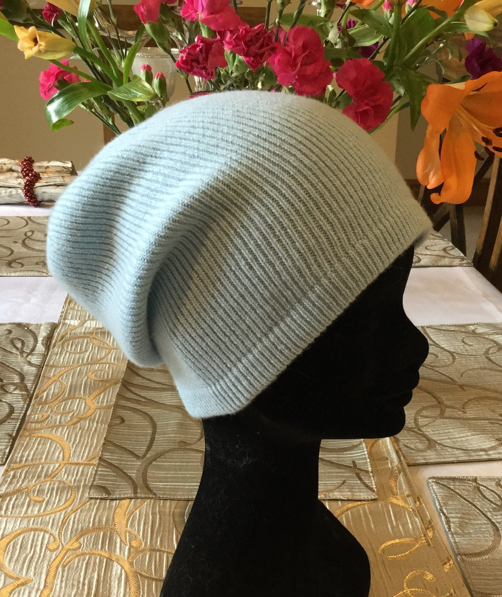 Cashmere Slouchy beanie hat, pale blue 