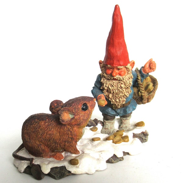 Gnome figurine, 'Abram' Gnome after a design by Rien Poortvliet, Gnome man feeding mouse. #6A7G465KC