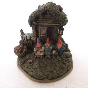 Gnome sweet home after a design by Rien Poortvliet, Gnome figurine - David the gnome. 7DBG132K57