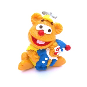 Fozzie, Muppet Babies, Pvc figurine made in Hong Kong, HAI. #83FGA5K8