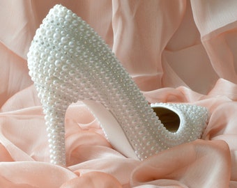 DELLA | Bridal Pumps With Sparkling Crystals, Custom Wedding Shoe, Bridal Heels With White Pearls