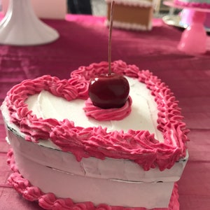 Fake cake / jewelry box / accessory holder / cake box / kawaii / heart cake image 3