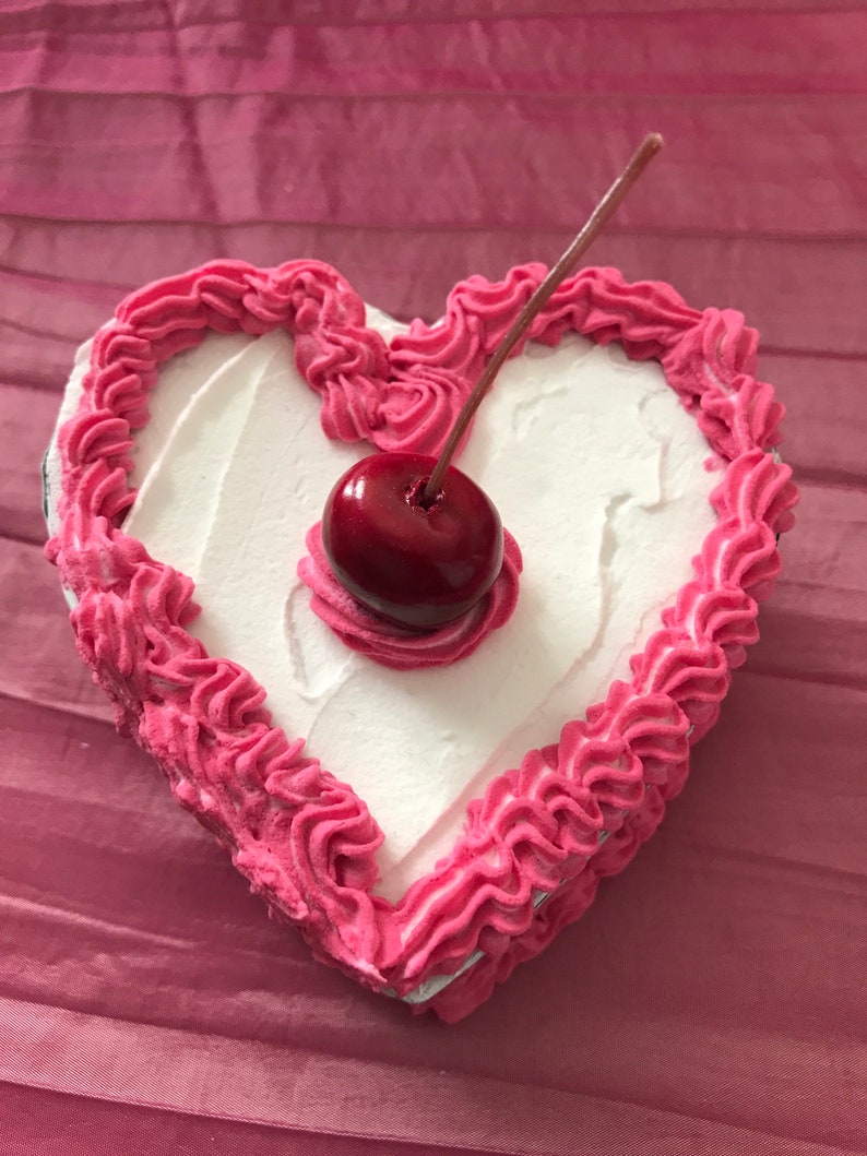 Fake cake / jewelry box / accessory holder / cake box / kawaii / heart cake image 1