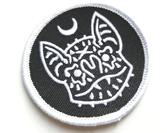 Bat Patch - Embroidered logo patch / Vampire bat / Goth / gothic / Sew on / Nosferatu / Denim jacket / punk / Dracula / horror / occult