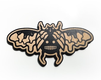 Void - Laser gravierter Holz Käfer / Insekt / Cryptid / Wandbehang / Goth Dekor / Holzschnitt / Hexe / Schmetterling / Totenkopfschwärmer