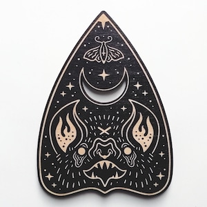The Hunger - lasergegraveerde planchette vleermuis houtsnede / horrorcadeau / home decor goth / gotische muurhanger / spiritusbord / heks / hekserij