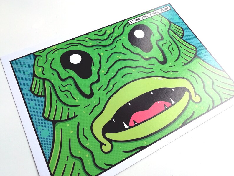 Impresión de terror de criatura de pez - Obra de arte A5 / Decoración gótica del hogar / Póster de monstruo de película / Arte pop retro universal / Lovecraft Deep One / Hombre rana imagen 2
