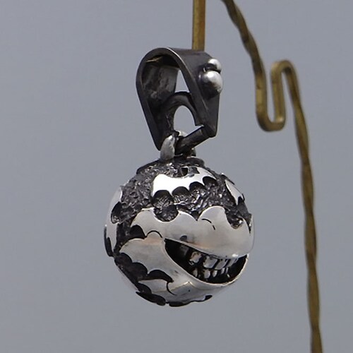 Vampire smile_P1 (s_m-P.41) / only pendant top without a chain sterling shops silver smiley monster Dracula bats moon jewelry