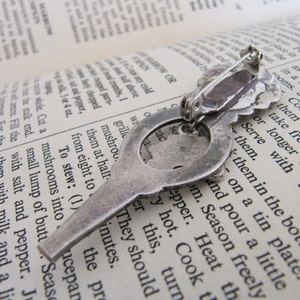 Souvenir spoon brooch image 3