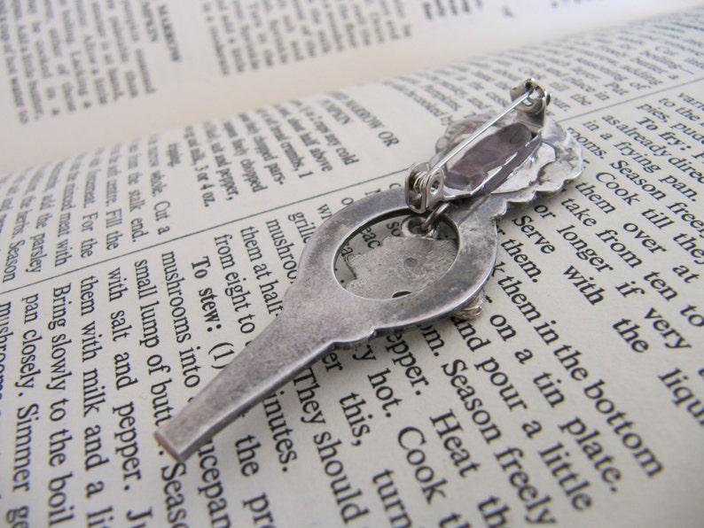 Souvenir spoon brooch image 3