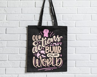 Nuestras acciones construyen nuestro mundo PNG Archivo BoHo para camisas, tazas, bolsos de mano, sudadera, bricolaje, plantas de regalo, salud mental, cita, crema rosa
