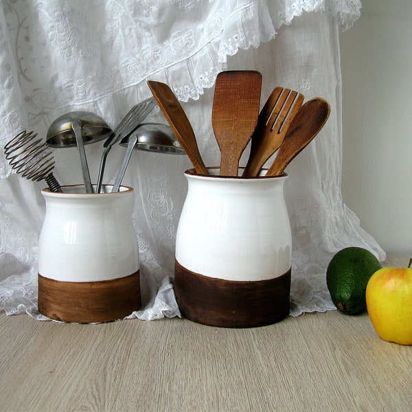 Porte-ustensiles en grès, pot de rangement en céramique, décor de cuisine de chalet, organisateur de cuillères, pot à ustensiles rustique, vase en poterie