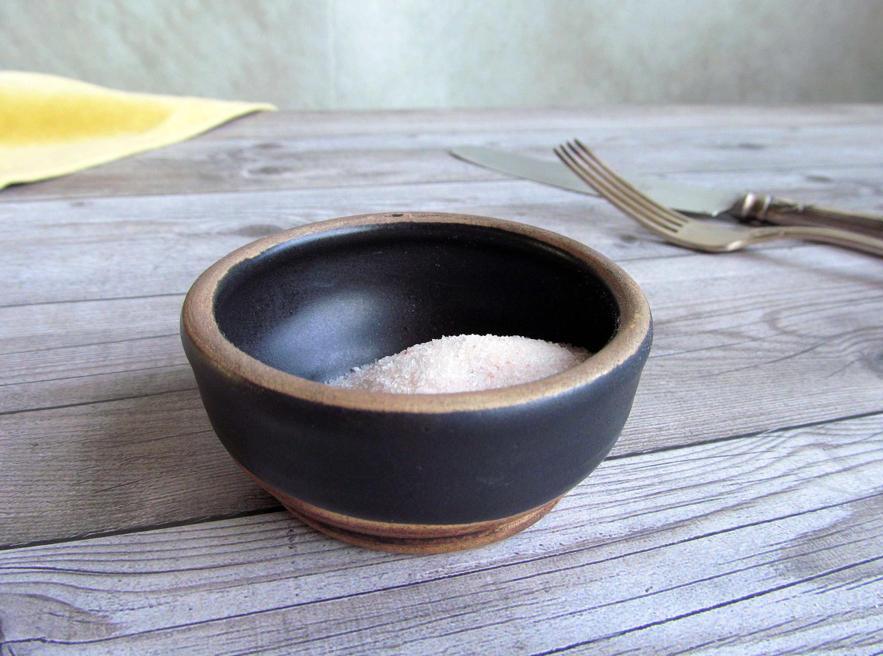 Signice Ceramic Salt and Pepper Bowls Salt Cellar with Bamboo Lid