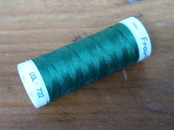 100 meters Multi-purpose very resistant thread LBDK 721-1 bobbin of thread for sewing any textiles eucalyptus Polyester