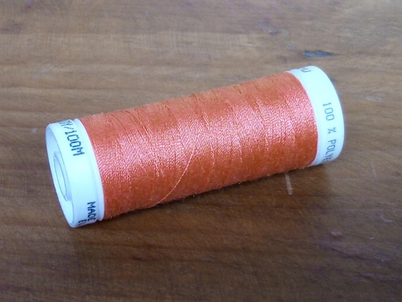 LBDK 719-1 bobbin of thread for sewing any textiles 100 meters Polyester very resistant thread Pink color Multi-purpose