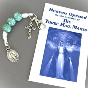 Paracord Three Hail Mary Chaplet / Green Blue TEAL Wood Bead 3 Hail Mary Novena / ITALY Miraculous Medal / One Minute Traffic Rosary clip