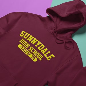 Sudadera con capucha unisex para adultos de la escuela secundaria Sunnydale, clase del 99, para hombre y mujer, con capucha de Buffy Vampire, para fanáticos de Buffy de Sunnydale, CA.