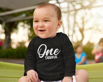 Camiseta infantil de manga comprida "ONEDERFUL" para o primeiro aniversário, com estampa em cursiva, perfeita para presentear em festas, comemorações e aniversários de crianças e irmãos. Ideal para celebrar o primeiro aniversário de 1 ano.