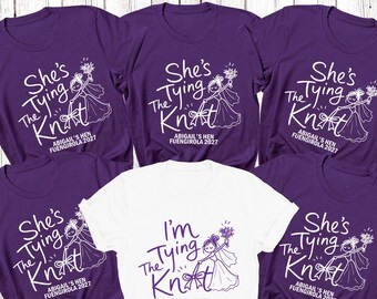 Personalisierte Shirts für den Junggesellinnenabschied „Tiing the Knot“, passende Oberteile für Braut und Junggesellin beim Brautparty