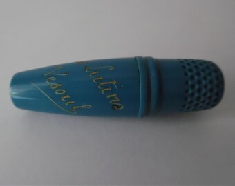 Vintage Needle case. Etui. Plastic needle case and Thimble. Sewing Kit. Sewing Accessory.