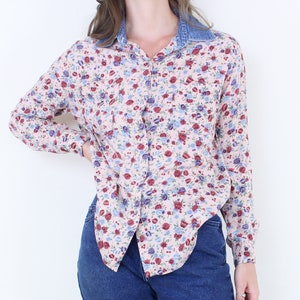Vintage 90s floral button up, denim collar, pink w/ blue & red ditsy floral, grunge, minimalist, casual, shirt, blouse, rayon, chest pockets