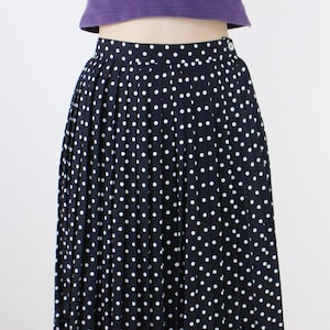Vintage 90's 30W rayon polkadot pleated midi skirt, Jennifer Moore, black & white, knife pleats, minimalist, office, corp core, gothic