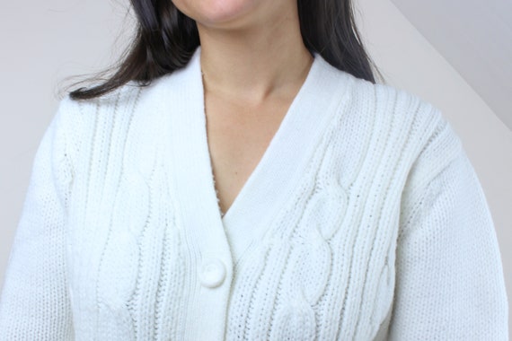 Vintage 60's/70's white knit cardigan, v neck, ac… - image 6