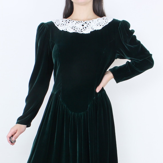 Vintage 80's Jessica Mcclintock Velvet Dress, Silk Blend, Forest Green, Lace Collar, Low Back, V-Yoke Waist, Full Skirt, Christmas, Holiday