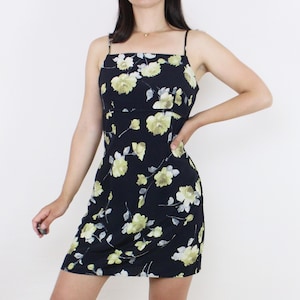dresses in sea green colour Lime Green Spaghetti Straps Pleats Sparkly Stretchy Size-slit Long Mer –  SposaBridal