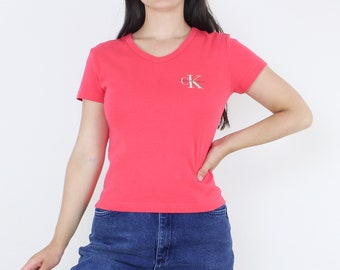 Vintage 90's coral CK baby tee, pinkish red, Calvin Klein, top, shirt, short sleeve, V-neck, fitted, casual, color block, dopamine dressing