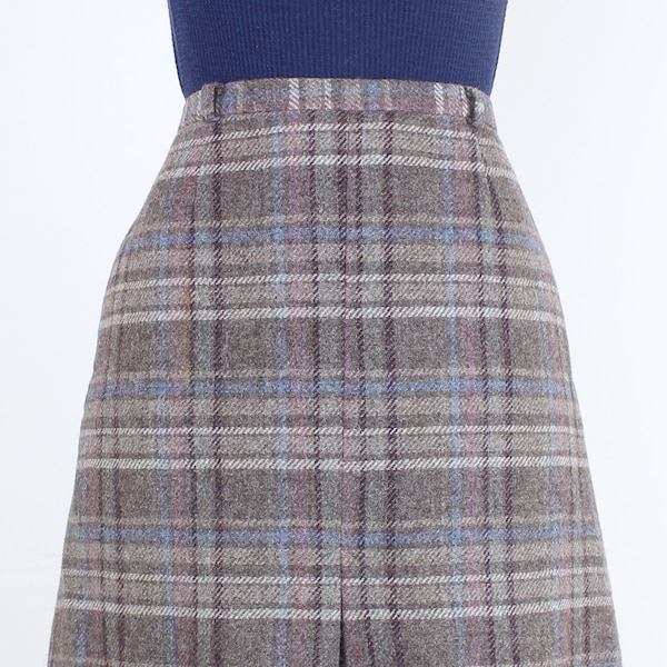 Vintage 80s/90s 28.5W wool plaid skirt, brown cream pink and blue, fall tones, fully lined, front kick pleat, belt loops, pockets, academic