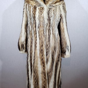 Vintage Brown Mink Fur Coat: Women&#39;s Luxury Outerwear