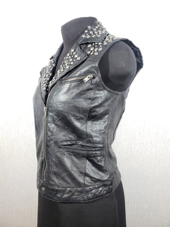 Stylish women's leather vest made of genuine blac… - image 2